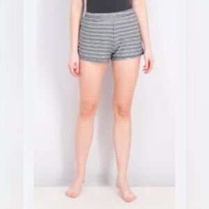 New Beach Bunny Peyton Shorts in gray and white stripes Size Large